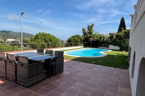 Сasa de 4 dormitorios en venta en Calella, Barcelona, Cataluña, Spain № 4798 - foto 11