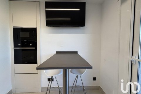 Сasa de 4 dormitorios en venta en Calella, Barcelona, Cataluña, Spain № 4798 - foto 22