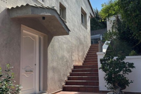 Сasa de 4 dormitorios en venta en Calella, Barcelona, Cataluña, Spain № 4798 - foto 9