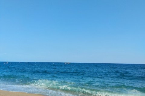 Сasa de 4 dormitorios en venta en Calella, Barcelona, Cataluña, Spain № 4798 - foto 2