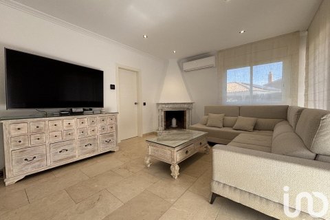 Сasa de 4 dormitorios en venta en Calella, Barcelona, Cataluña, Spain № 4798 - foto 7