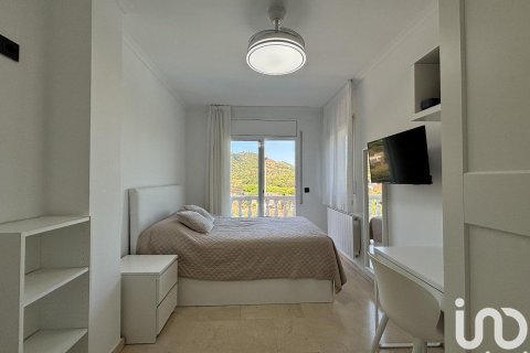 Сasa de 4 dormitorios en venta en Calella, Barcelona, Cataluña, Spain № 4798 - foto 16