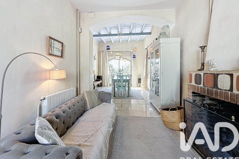 Villa de 4 dormitorios en venta en Llorenc Del Penedes, Tarragona, Cataluña, Spain № 7445 - foto 19