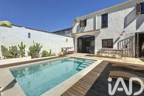 Villa de 4 dormitorios en venta en Llorenc Del Penedes, Tarragona, Cataluña, Spain № 7445
