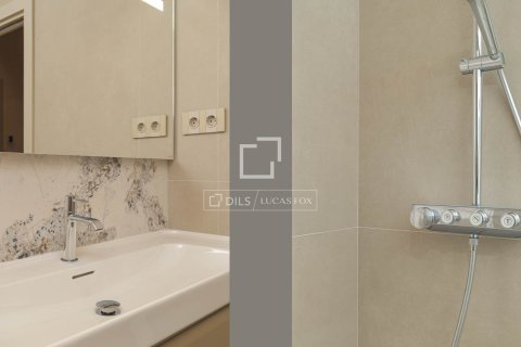 3 bedrooms apartment for sale in Barcelona, Catalonia, Spain № 6350 - photo 2
