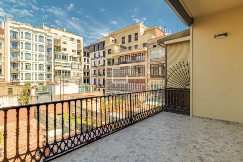3 bedrooms apartment for sale in Barcelona, Catalonia, Spain № 6350 - photo 26