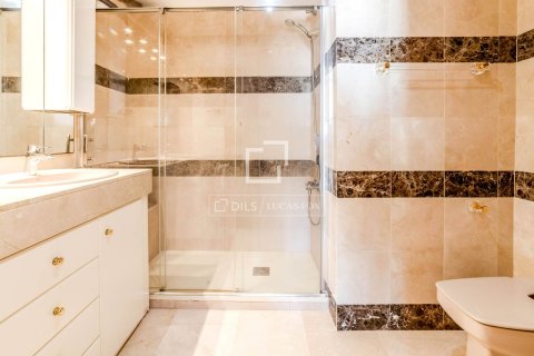 Villa de 5 dormitorios en venta en Sitges, Barcelona, Cataluña, Spain № 6351 - foto 11