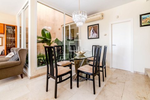 Villa de 5 dormitorios en venta en Sitges, Barcelona, Cataluña, Spain № 6351 - foto 22