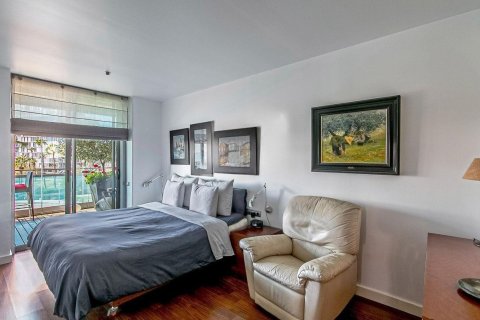 Apartamento de 3 dormitorios en venta en Barcelona, Cataluña, Spain № 7613 - foto 17