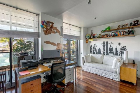Apartamento de 3 dormitorios en venta en Barcelona, Cataluña, Spain № 7613 - foto 25
