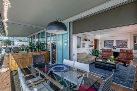 Apartamento de 3 dormitorios en venta en Barcelona, Cataluña, Spain № 7613 - foto 4