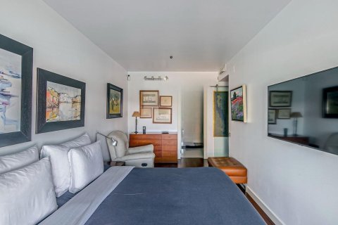 Apartamento de 3 dormitorios en venta en Barcelona, Cataluña, Spain № 7613 - foto 18