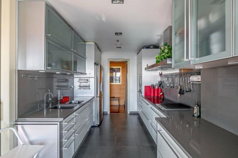 Apartamento de 3 dormitorios en venta en Barcelona, Cataluña, Spain № 7613 - foto 21