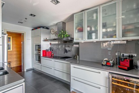 Apartamento de 3 dormitorios en venta en Barcelona, Cataluña, Spain № 7613 - foto 23