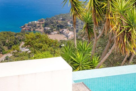 Сasa de 5 dormitorios en venta en Begur, Gerona, Cataluña, Spain № 7610 - foto 27