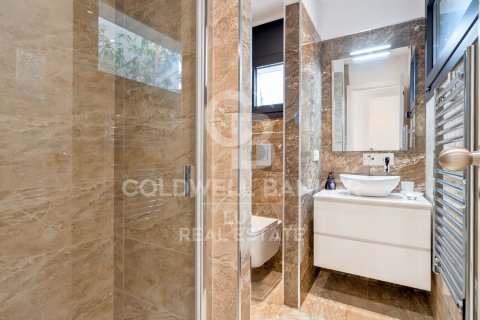 Villa de 9 dormitorios en venta en Roses, Gerona, Cataluña, Spain № 5332 - foto 20