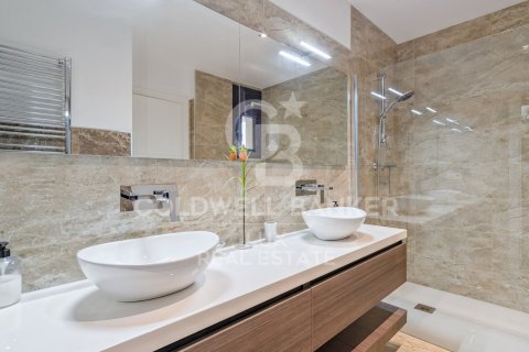 Villa de 9 dormitorios en venta en Roses, Gerona, Cataluña, Spain № 5332 - foto 27