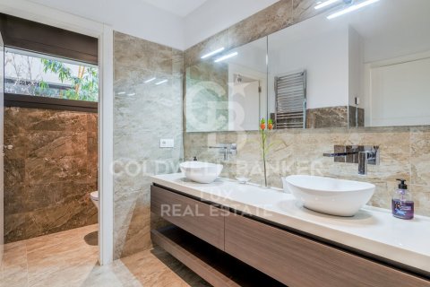 Villa de 9 dormitorios en venta en Roses, Gerona, Cataluña, Spain № 5332 - foto 16