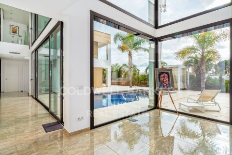 Villa de 9 dormitorios en venta en Roses, Gerona, Cataluña, Spain № 5332 - foto 8