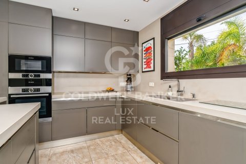 Villa de 9 dormitorios en venta en Roses, Gerona, Cataluña, Spain № 5332 - foto 7