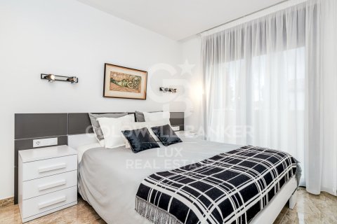 Villa de 9 dormitorios en venta en Roses, Gerona, Cataluña, Spain № 5332 - foto 19