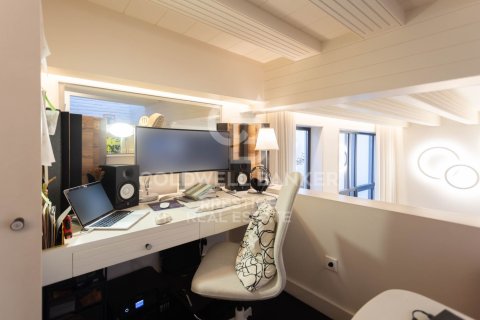 Dúplex de 3 dormitorios en venta en Barcelona, Cataluña, Spain № 5333 - foto 19