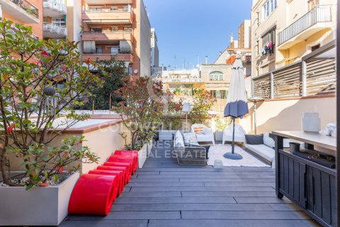 Dúplex de 3 dormitorios en venta en Barcelona, Cataluña, Spain № 5333 - foto 4