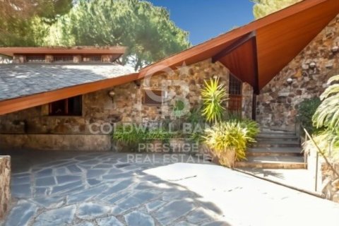 Сasa de 7 dormitorios en venta en Sant Andreu de Llavaneres, Barcelona, Cataluña, Spain № 5335 - foto 3