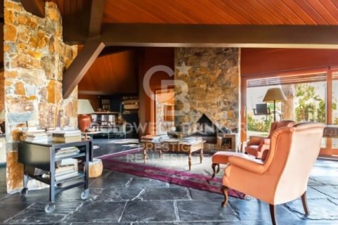 Сasa de 7 dormitorios en venta en Sant Andreu de Llavaneres, Barcelona, Cataluña, Spain № 5335 - foto 8