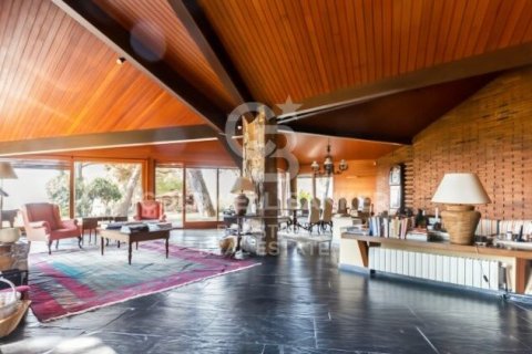 Сasa de 7 dormitorios en venta en Sant Andreu de Llavaneres, Barcelona, Cataluña, Spain № 5335 - foto 9
