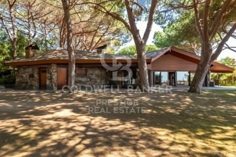 Сasa de 7 dormitorios en venta en Sant Andreu de Llavaneres, Barcelona, Cataluña, Spain № 5335 - foto 12