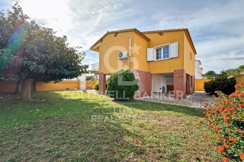 Сasa de 3 dormitorios en venta en L'Escala, Gerona, Cataluña, Spain № 5467 - foto 23