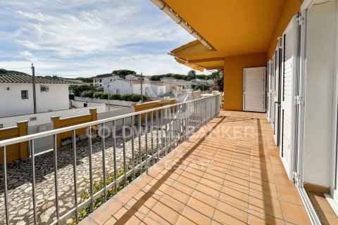 Сasa de 3 dormitorios en venta en L'Escala, Gerona, Cataluña, Spain № 5467 - foto 16