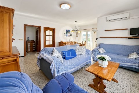 Сasa de 3 dormitorios en venta en L'Escala, Gerona, Cataluña, Spain № 5467 - foto 2