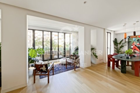 Apartamento de 2 dormitorios en venta en Barcelona, Cataluña, Spain № 5465