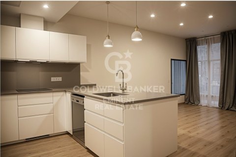 Apartamento de 2 dormitorios en venta en Barcelona, Cataluña, Spain № 5466 - foto 4