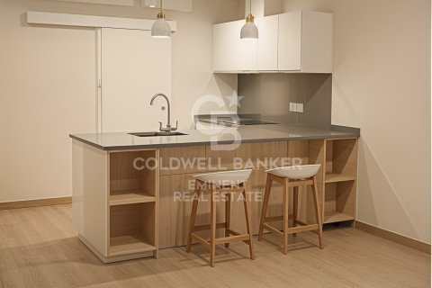 Apartamento de 2 dormitorios en venta en Barcelona, Cataluña, Spain № 5466 - foto 2