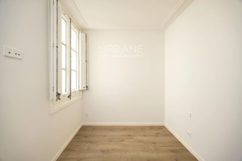 2 bedrooms apartment for sale in Eixample, Barcelona, Catalonia, Spain № 2660 - photo 17