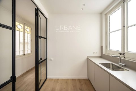 2 bedrooms apartment for sale in Eixample, Barcelona, Catalonia, Spain № 2660 - photo 24