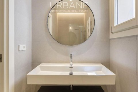 2 bedrooms apartment for sale in Eixample, Barcelona, Catalonia, Spain № 2660 - photo 28