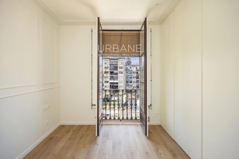 2 bedrooms apartment for sale in Eixample, Barcelona, Catalonia, Spain № 2660 - photo 13