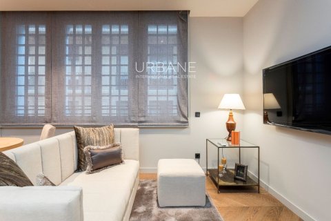 Apartamento de 2 dormitorios en venta en Ciudad Vieja, Barcelona, Cataluña, Spain № 2659 - foto 5