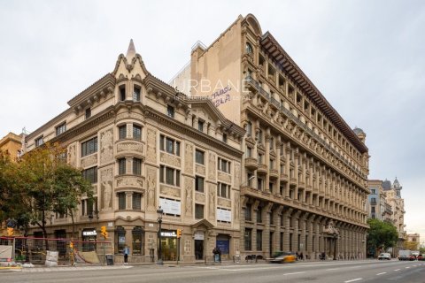 Apartamento de 2 dormitorios en venta en Ciudad Vieja, Barcelona, Cataluña, Spain № 2659 - foto 27