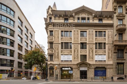 Apartamento de 2 dormitorios en venta en Ciudad Vieja, Barcelona, Cataluña, Spain № 2659 - foto 28