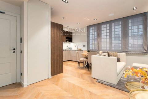 Apartamento de 2 dormitorios en venta en Ciudad Vieja, Barcelona, Cataluña, Spain № 2659 - foto 3