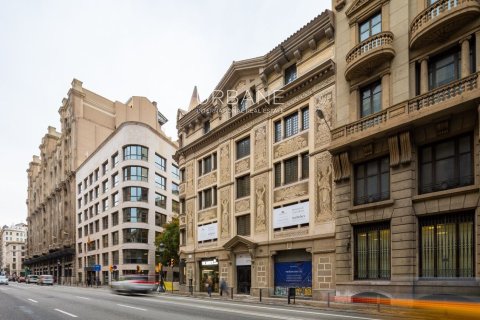 Apartamento de 2 dormitorios en venta en Ciudad Vieja, Barcelona, Cataluña, Spain № 2659 - foto 29