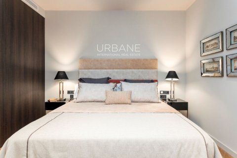 Apartamento de 2 dormitorios en venta en Ciudad Vieja, Barcelona, Cataluña, Spain № 2659 - foto 22