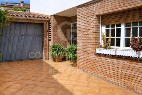 Сasa de 4 dormitorios en venta en Vilassar de Dalt, Barcelona, Cataluña, Spain № 7782
