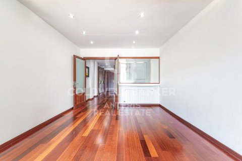 Apartamento de 2 dormitorios en venta en Barcelona, Cataluña, Spain № 7784 - foto 23
