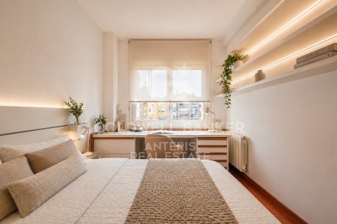 Apartamento de 2 dormitorios en venta en Barcelona, Cataluña, Spain № 7784 - foto 8